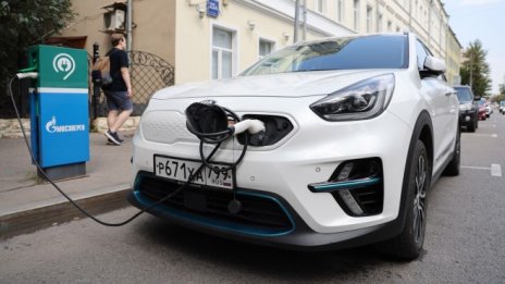 Казусът „яйцето или кокошката“ застига електрическите автомобили 