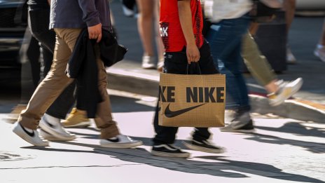 Nike започва съкращения на служители