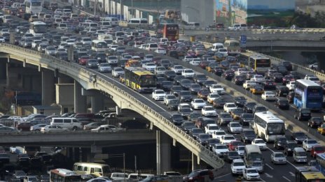 Китай обмисля нови ограничения на регистрациите на автомобили