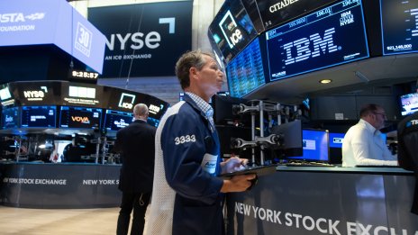 Wall Street започва с понижения, докато инвеститорите чакат отчета на Nvidia*