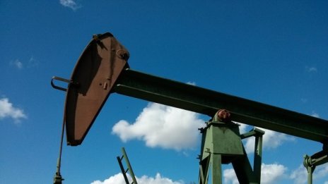 Цените на петрола се отправят към втори пореден седмичен ръст*