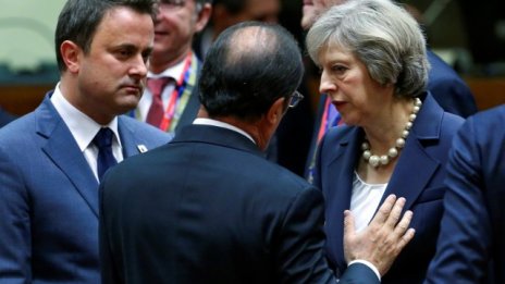 Европейските лидери предупредиха Тереза Мей, че поема по "труден път"