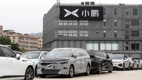 Китайската Xpeng планира да произвежда електромобили в Европа, за да избегне митата