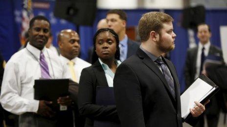 Броят на молбите за помощи при безработица в САЩ намалява в края на годината