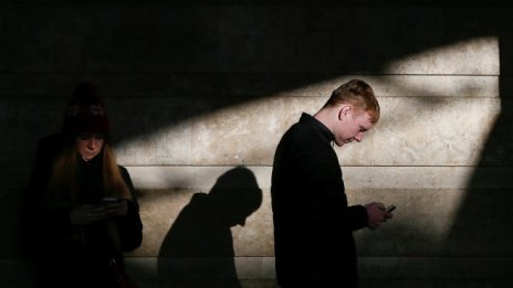 Продажбите на устройства остават константни през 2017 г. 