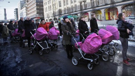 Шведското население прескача границата от 10 млн. души до месец 