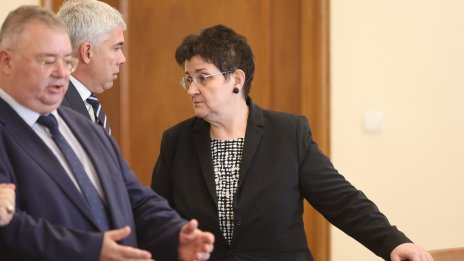 Петкова: България има срок до 20 октомври за промените в ПВУ, за да не загуби средства