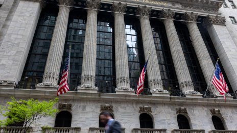 Притесненията за икономиката донесоха спад на Dow в началото на юни