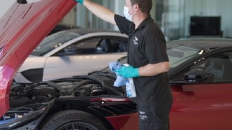 Продажбите на автомобили във Великобритания се сриват с 89% през май