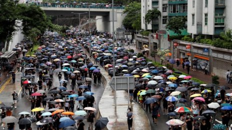 Пореден ден на протести в Хонконг с митинг и шествие на учители