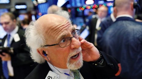 Dow и S&P 500 започват с понижения на старта на новия сезон на корпоративни отчети*