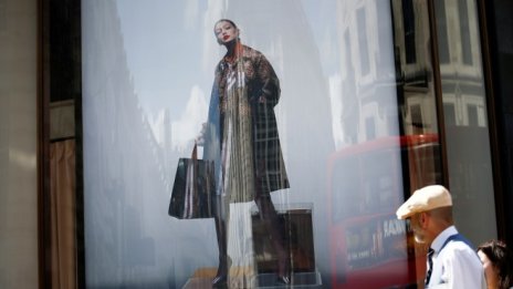 Новият дизайнер на Burberry тласка нагоре бизнеса ѝ в Китай