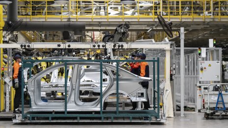 Задава ли се нова голяма криза с чиповете за автоиндустрията?