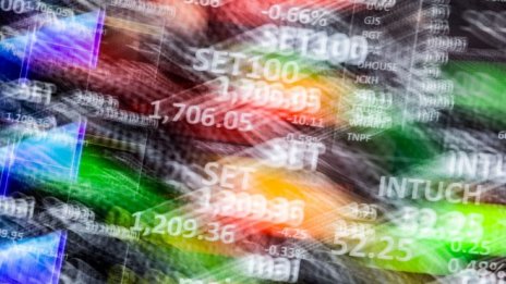 Hang Seng продължава възстановяването с ръст от 2,5%