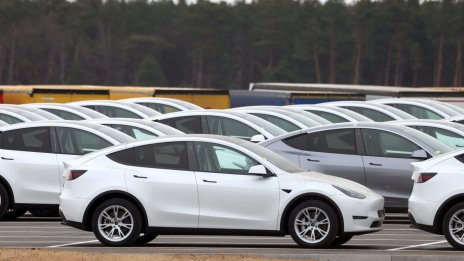 Tesla понижи цените за моделите си в САЩ за пореден път