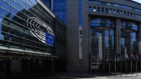 Евродепутатка е задържана по подозрения в корупция