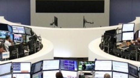Напрежението между Рим и Брюксел натежа на европейските борси