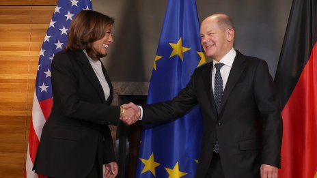 Западът рамо до рамо: въпреки единството има и проблеми