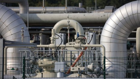 Газът поевтинява, докато Европа напредва с нагнетяването на суровината в хранилищата 