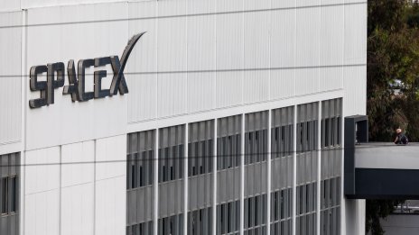 Космическите сили на САЩ възложиха на SpaceX договор за 2,3 млрд. долара