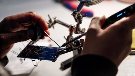 За чиповете все още няма търговски мир