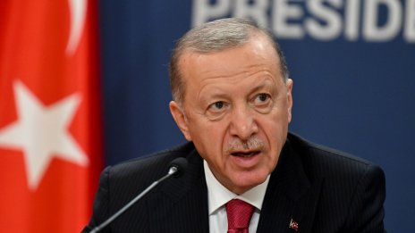 Турската лира поевтинява след коментар на Ердоган за лихвите