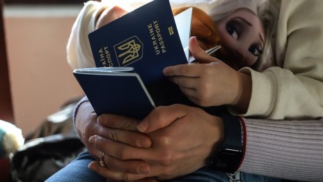 Временната закрила за бежанците от Украйна у нас се удължава с година