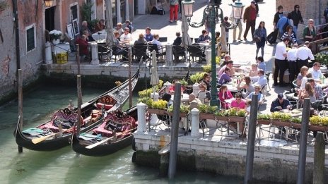 Великденските празници през април раздвижиха туристическите пътувания