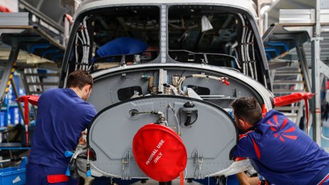 Италия подготвя план за свързване на автомобилния и отбранителния сектор