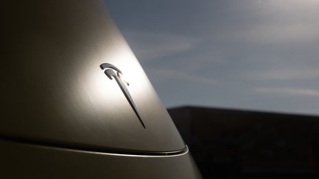 Tesla изпадна от топ 10 на акциите в южнокорейски взаимен фонд