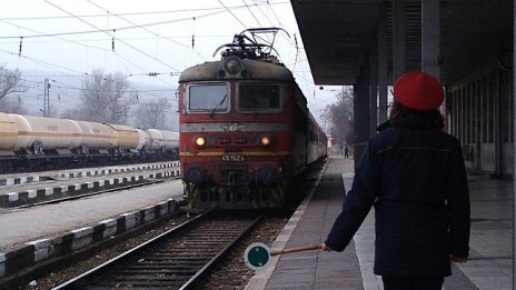 Увеличават заплатите в БДЖ със задна дата