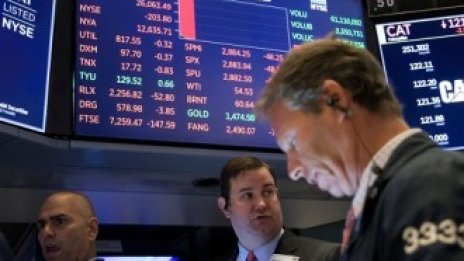 Wall Street започва с пореден срив последната сесия от най-лошата си седмица*
