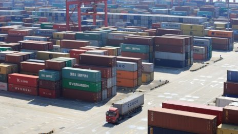 Износът на Китай през февруари е скочил с 45%