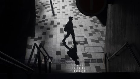 Безработицата в Европа е намаляла незначително през март