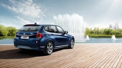 BMW преоблече X1 като Zinoro 1E