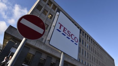 Онлайн търговията все повече удря физическите магазини във Великобритания