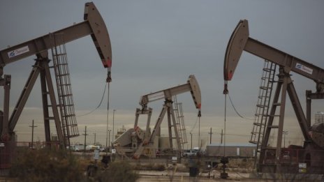 Слабите китайски икономически данни удрят цената на петрола*