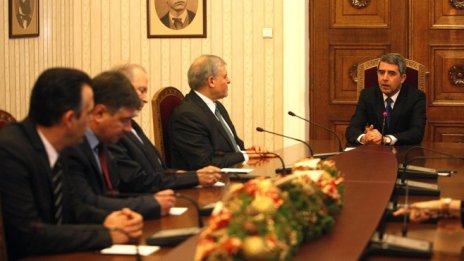 Реформаторите върнаха мандата и постлаха пътя към предсрочни избори догодина 