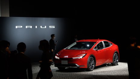 Toyota демонстрира технологичен инат с представянето на новата версия на Prius