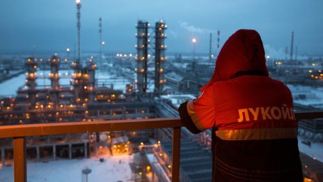 "Лукойл" отново обмисля продажбата на бизнеса си в България*