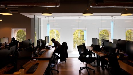 WeWork свършва парите и преговаря за нова инвестиция 