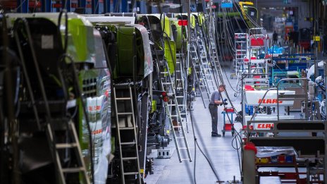 Германските фабрични поръчки намаляват за четвърти месец обратно на прогнозите