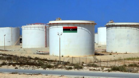 Петролът поевтинява заради усилията на ОПЕК да увеличи добива