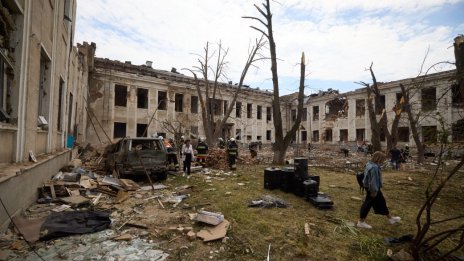 Съседски бригади започват възстановяването на разрушените украински домове