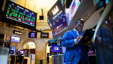 S&P 500 започва сесията с ръст, докато Wall Street се опитва да се възстанови*