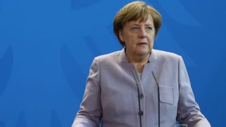 Меркел е недоволна от провала на преговорите за управляваща коалиция