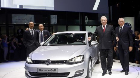 Сложете коланите! Golf 7 вече е тук