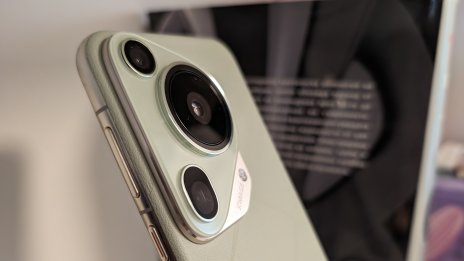 Huawei Pura 70 Ultra – красив флагман с лесен достъп до всички приложения