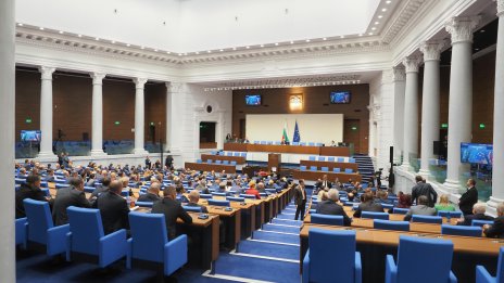 И при десетия опит депутатите не избраха председател на Народното събрание