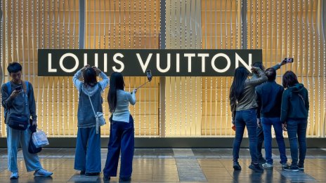 Продажбите на луксозната индустрия зависят от намаляването на цените им